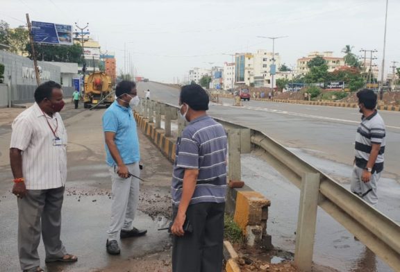 జాతీయ రహదారి వెంబడి వర్షపు నీరు పారుద‌ల‌కు చర్యలు చేపట్టాలి..నగరపాలక సంస్థ కమిషనర్ ప్రసన్న వెంకటేష్