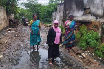 ఆ స్కూలు రోడ్డుపై  పై నడవాలంటే నరకమే