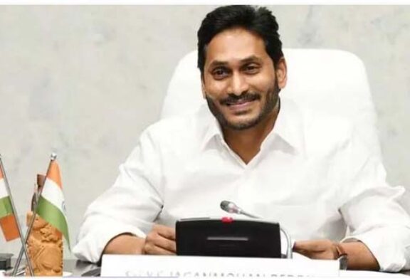 దుష్టశక్తులపై దైవశక్తి సాధించిన విజయాలకు ప్రతీక దీపావళి : సీఎం జగన్